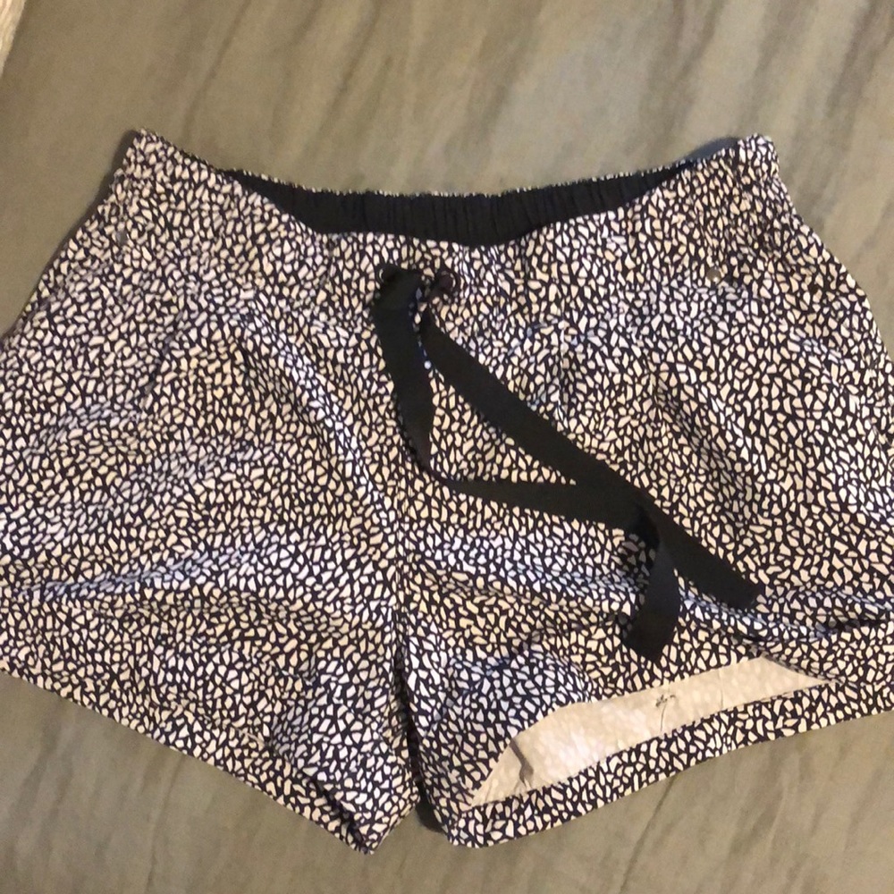 Lululemon spring break away short